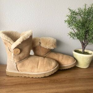 UGG Tan Winter Boots with Sheepskin Lining